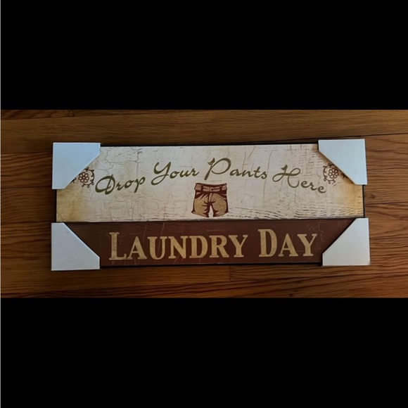 Sassy Laundry Sign - Picture 1 of 2